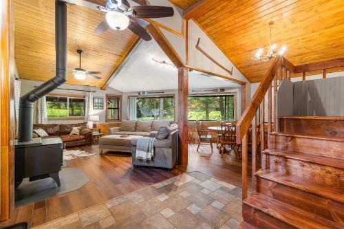 McCall House | New! Dew Drop Inn - Pet Friendly, 5-min walk to river access
