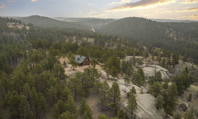 Divide Cabin | New & Discounted! Cozy Log Cabin on 5 Acres w/Pikes Peak View
