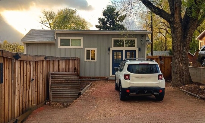 Colorado Springs Cottage | New, Eco-friendly, Mountain Views, Peaceful Backyard, King Bed, Dog Friendly