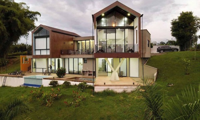Filandia House | New Espectacular Chalet de lujo con vistas de lujo