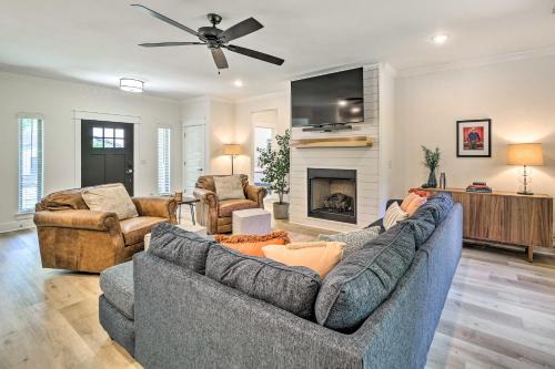 Bella Vista House | New Everything! Comfy Home with Deck and Trail Access!
