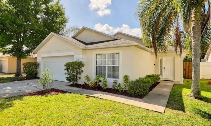 Clear Creek Villa | New! Family Friendly 4 Bedroom, South facing Pool/Spa, quiet residential area