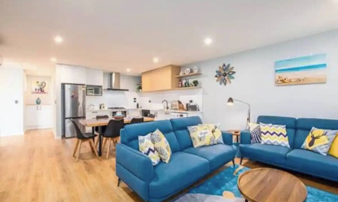 Lake Tekapo Apartment | New, family friendly warm/3bedroom3bathroom/kingbed, mountain view/unitB