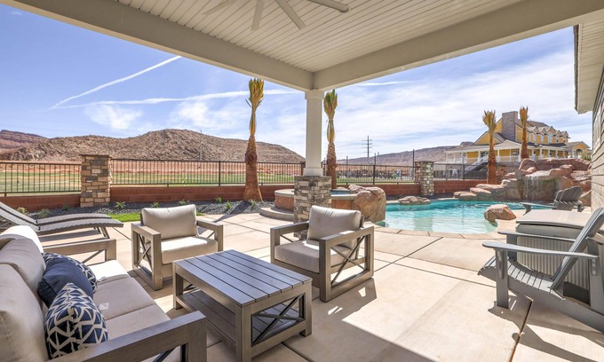 St. George Villa | New | Family Reunions | Corporate Retreats | Private Pool | Sleeps 23