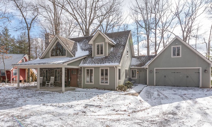 Swanton House | New! Fireside Retreat: Lake Access, Fireplace, Dock Slip, Hot Tub!