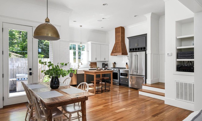Historic Downtown Franklin House | NEW Franklin Farmhouse in heart of downtown! Steps from shops & restaurants!