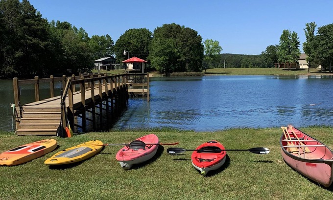 White Oak House | New,fully remodeled vacation hide-a-way ON LAKE Wateree,private dock,fenced yard
