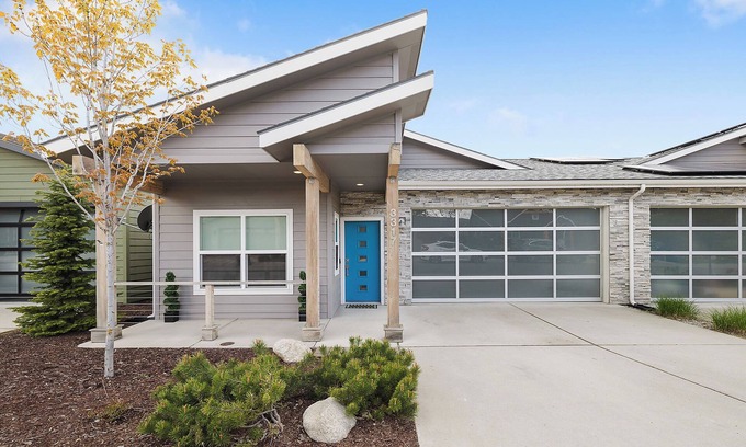 Coeur d'Alene House | NEW! Gated Serene Haven Retreat near Trails & River: Your Oasis in CDA!