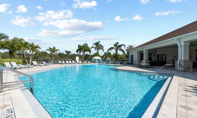 Trafalgar Village House | NEW! Gorgeous 6 bedroom house, Private Pool, Clubhouse, close to Disney World!