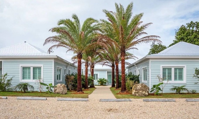 Islamorada House | New Ground Level Caribbean Cottage