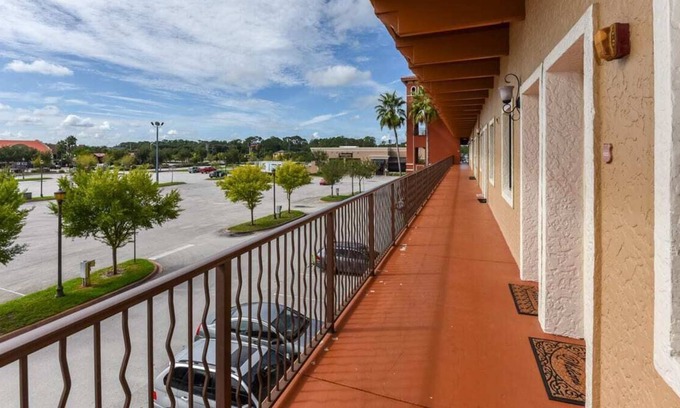 National Gardens Condo | NEW! Harley Retreat Near Beach, Onsite Pool, WiFi!