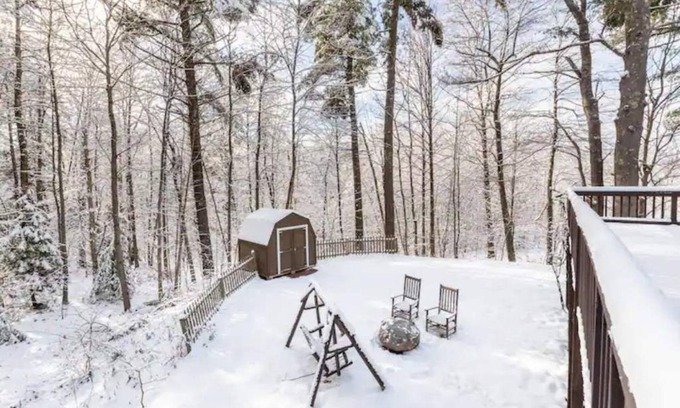Gilford House | New - Hickory Hideaway Chalet - Gilford, NH