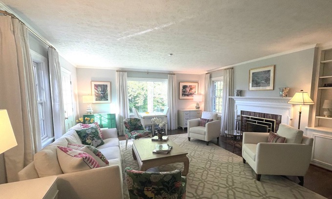 Lynchburg House | NEW! "High View" - Charming House with Mountain View