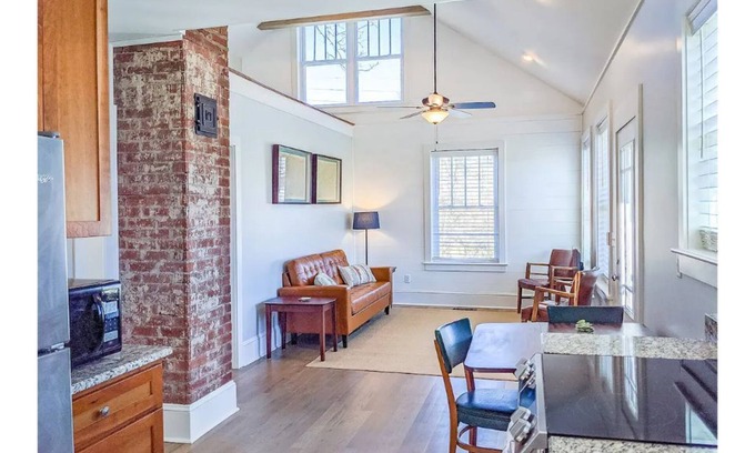 Brevard House | NEW! Historic Downtown. Tannery House, 2bedr