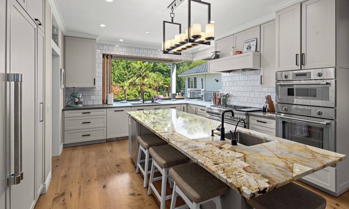 Woodinville Other | New - Hollywood Manor House