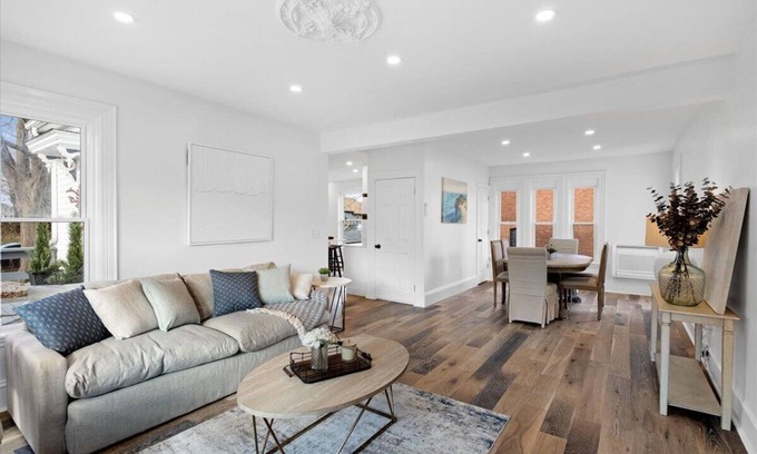 Plymouth House | NEW HOME 3/23. Walk to Town; Restaurants, Water & Sites!