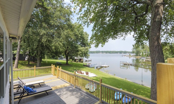 Leesville House | NEW HOME - Quiet cove with SUPs kayaks and firepit
