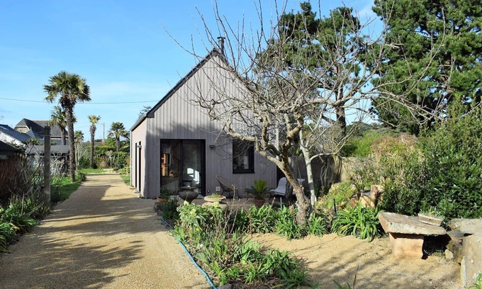 Tregastel House | New house with closed garden 150m from the sea in Trégastel