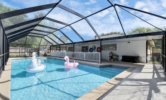 Clodine House | NEW Houston Pool House