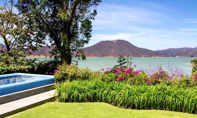 La Capilla House | New I Above Casa Serravalle I Valle de Bravo I Luxury I Views