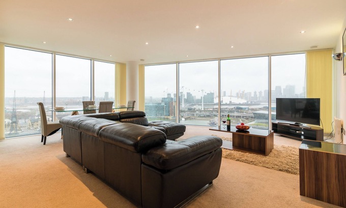 Docklands Apartment | New Island Executive 2 Bed 2 Bath Apartment