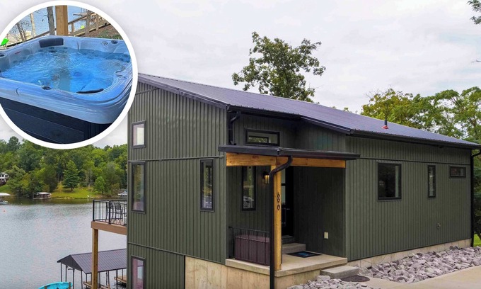 Williamstown House | New- Lakefront w/Dock- Hot tub-7 miles to Ark