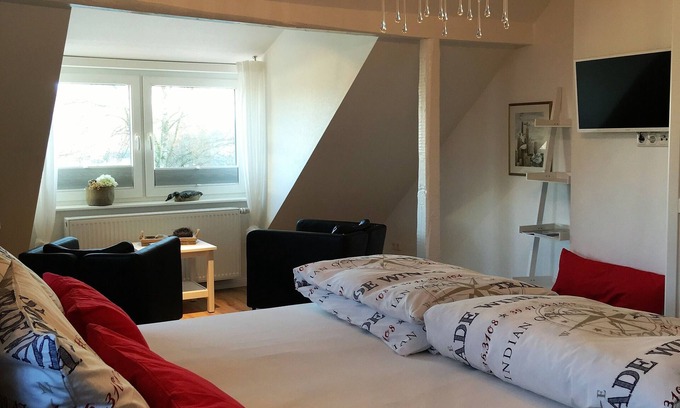 Dangastermoor House | NEW/Landhaus Grandma Muh with 2 exclusive apartments a. very large property/near Dangast