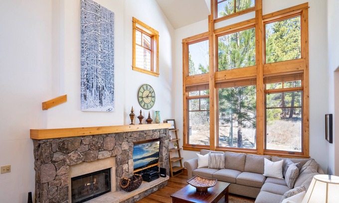Truckee House | New Listing! 3 BD Residence At Old Greenwood!