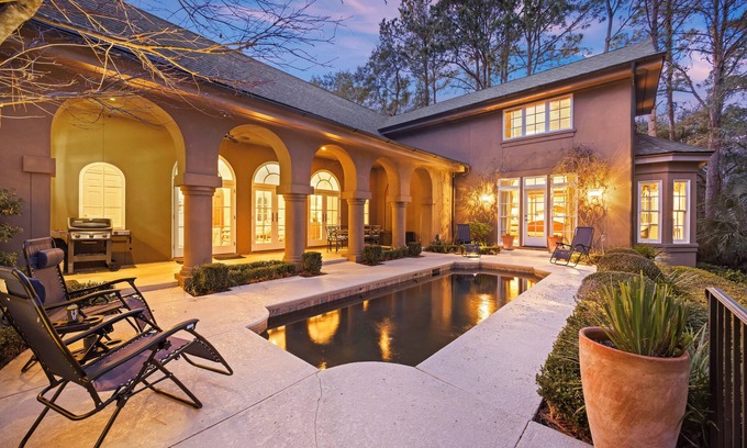 Vanderhorst Plantation House | NEW LISTING! 5 bd, Luxury, Private Pool, Golf Course Views!