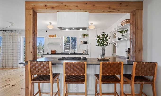 Mountain View House | *NEW LISTING* Affordable Modern Vacation Home!