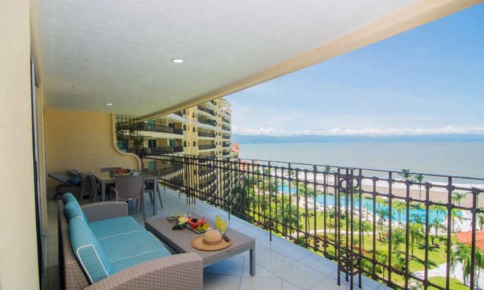 Marina Vallarta Apartment | "NEW LISTING" Beachfront superb location close to everything
