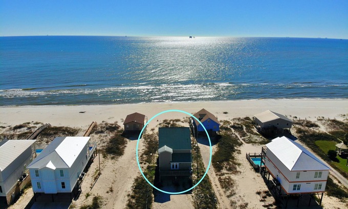 Southpointe House | New Listing! Beachfront in Fort Morgan