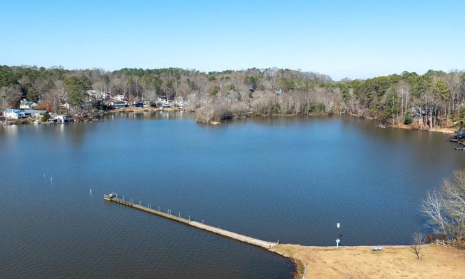 Snellville House | New Listing! Budget Lakeside Hideaway with Rustic Charm | Fishing and Community Pool