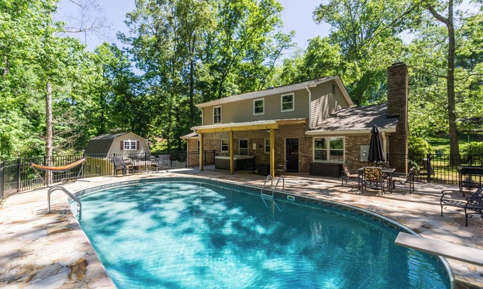 Dahlonega House | New Listing! Downtown Getaway- Minutes to Dahlonega/Pool/Hot Tub/Game Room