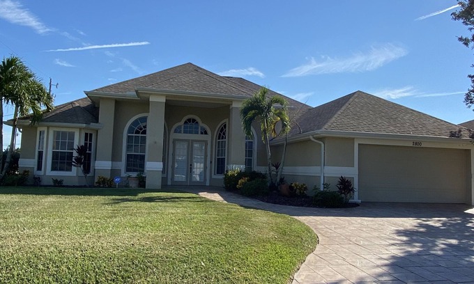 Burnt Store House | *NEW LISTING* Florida golf getaway
