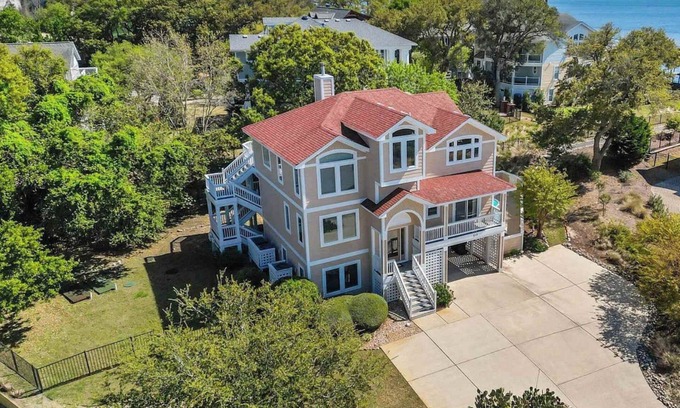 Kitty Hawk House | New Listing! Game room, Private pool & Hot Tub