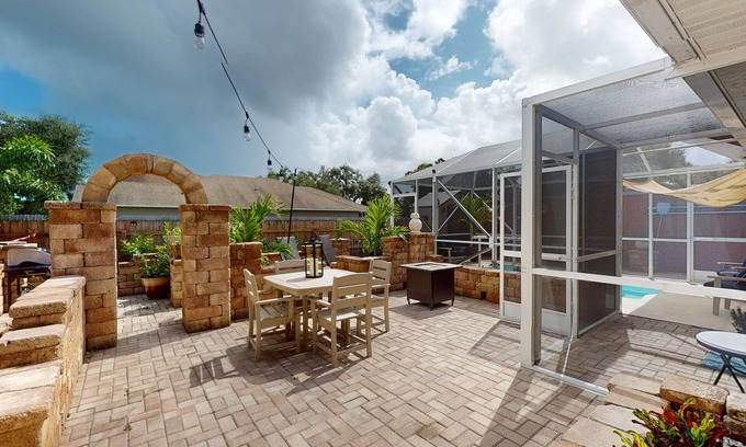 Melbourne House | New Listing-Heated Pool- Melbourne