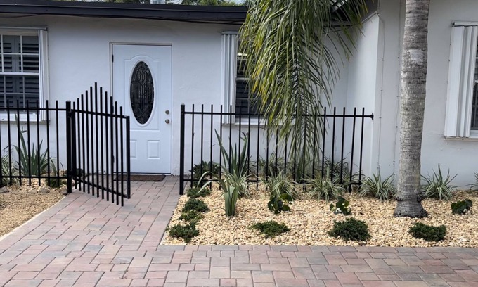 Homestead Cottage | New Listing! Hidden Cottages in The Redlands