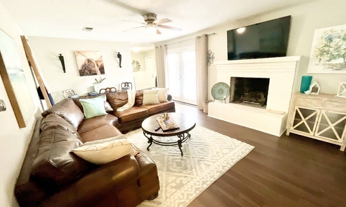 North Richland Hills House | New Listing in the heart of Fort Worth - 4 Bedrooms and professionally decorated