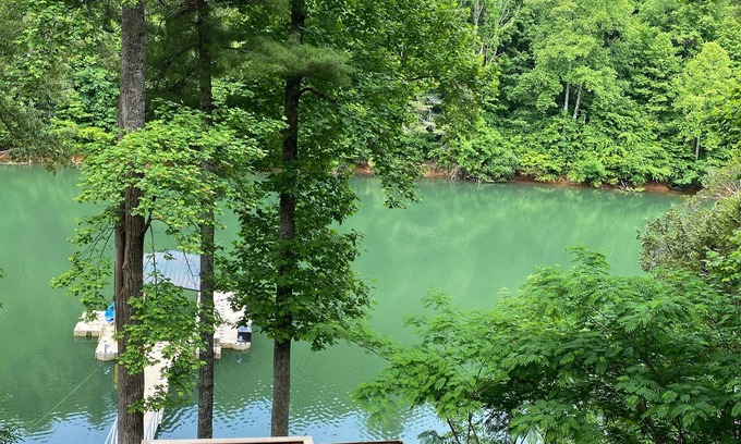 Butler House | NEW Listing! LAKEFRONT COZY with fire pit and dock! NEW internet
