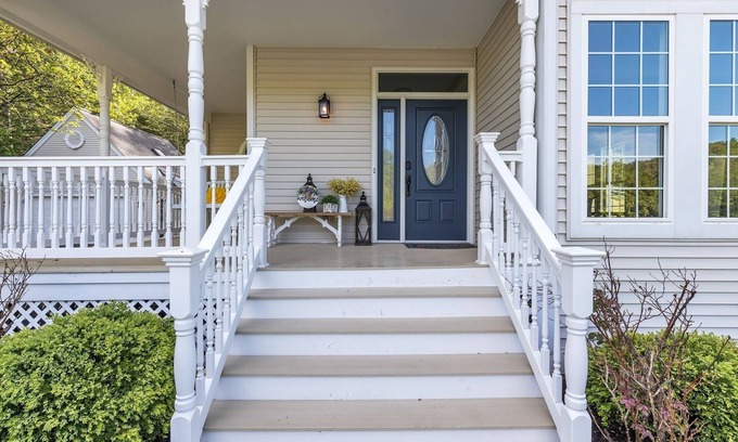 Saint Albans House | NEW LISTING! Luxury Golf Retreat with HOT TUB Near Dreamy Wedding Venues by RedAwning