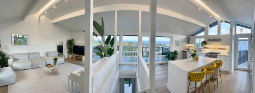Eastside Villa | New Listing -Luxury House on the Riviera , Modern Design, and Panoramic Ocean -30 day Minimum