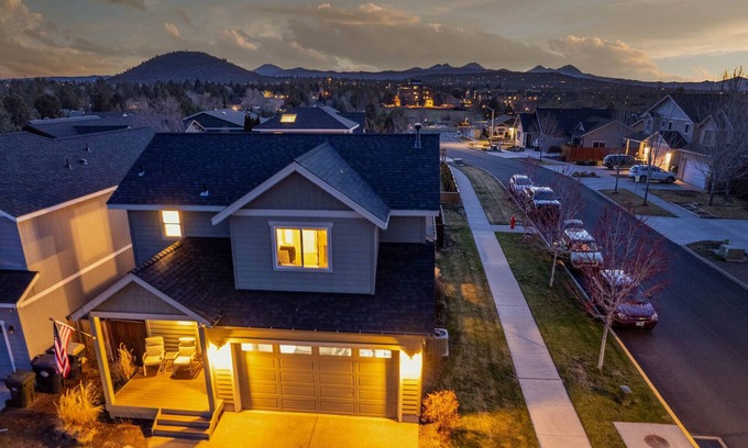 Mountain View District House | New Listing! Private Hot Tub ~ Mountain Views