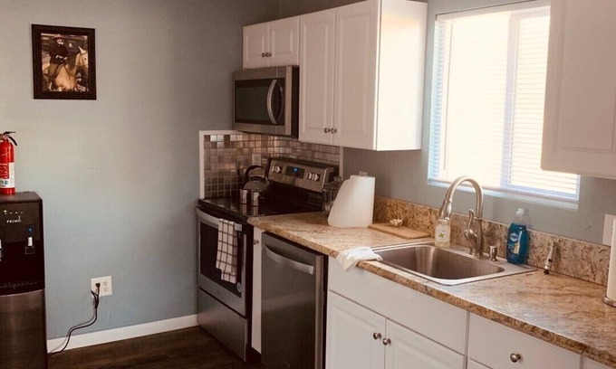 Lemon Cove House | New Listing! Rebb's Cozy Cottage near Sequoia National Park