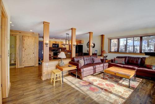 Silvercreek House | New Listing - Slopeside condo with Private Hot Tub