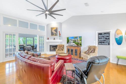Siesta Key House | New Listing! Spacious, 100 percent Private, near the Siesta Key Beach and Village!