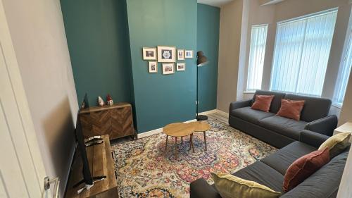 Levenshulme House | New listing - Stunning 3 Bedroom Levenshulme Home Sleeps 7