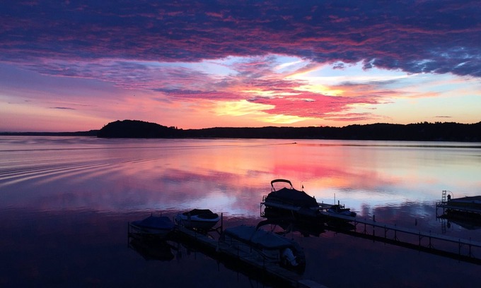 Saratoga Springs House | New Listing & Updates! Fully Remodeled Lake Home at Gorgeous Saratoga Lake!