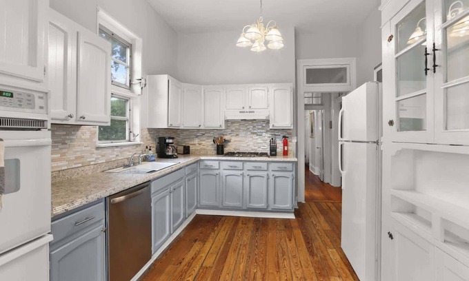 Milan Apartment | New Listing* Uptown Charm! EZ Streetcar Access