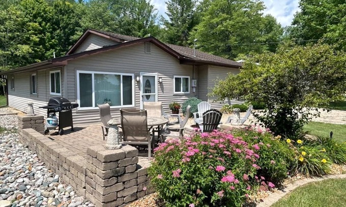 Harrison Cabin | NEW LISTING! Waterfront Cottage in Michigan by S&S properties by RedAwning